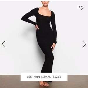 🖤NWT SOFT LOUNGE SKIMS LONG SLEEVE DRESS